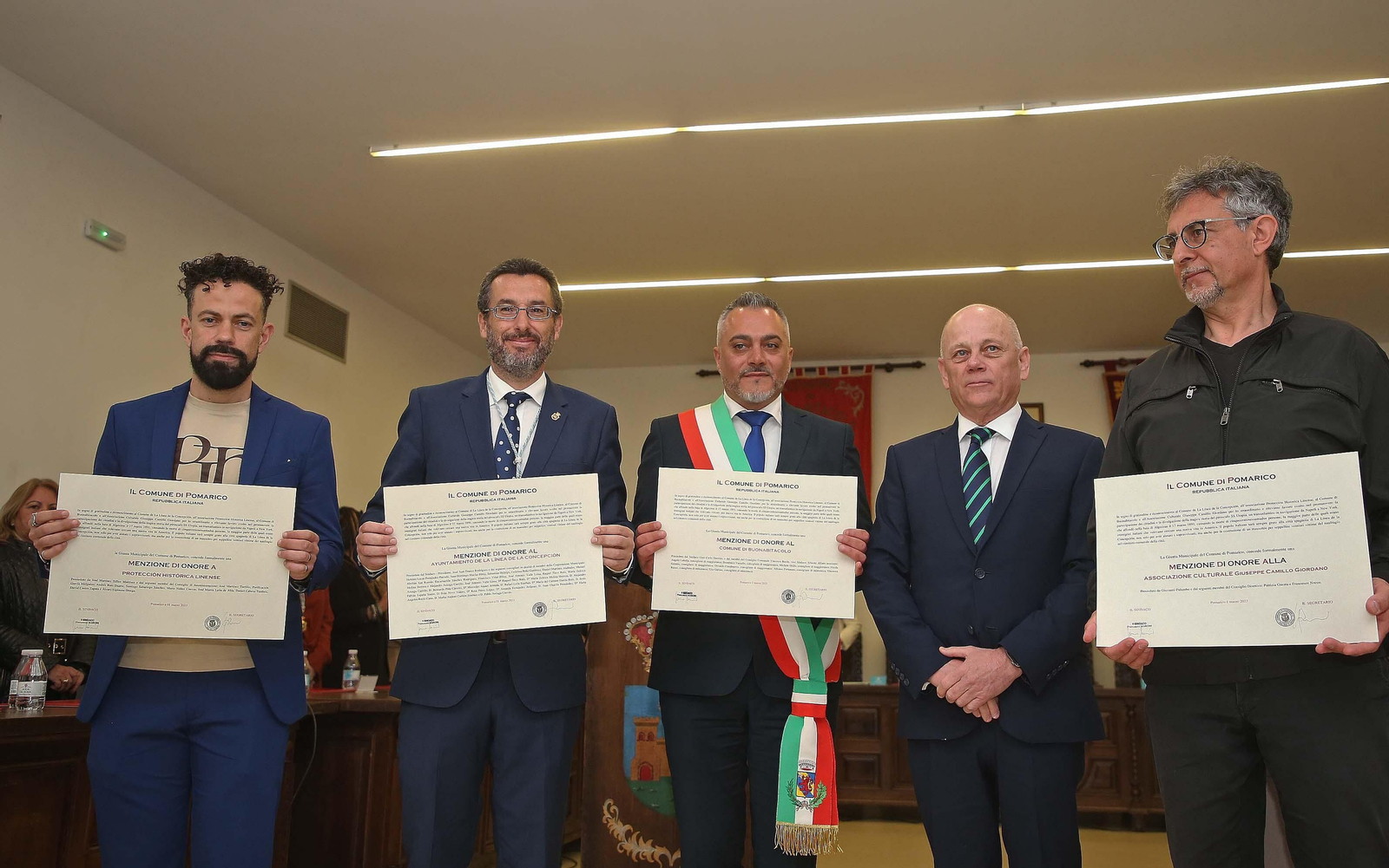 Fotos del acto de hermanamiento de La Línea con Buonabitacolo