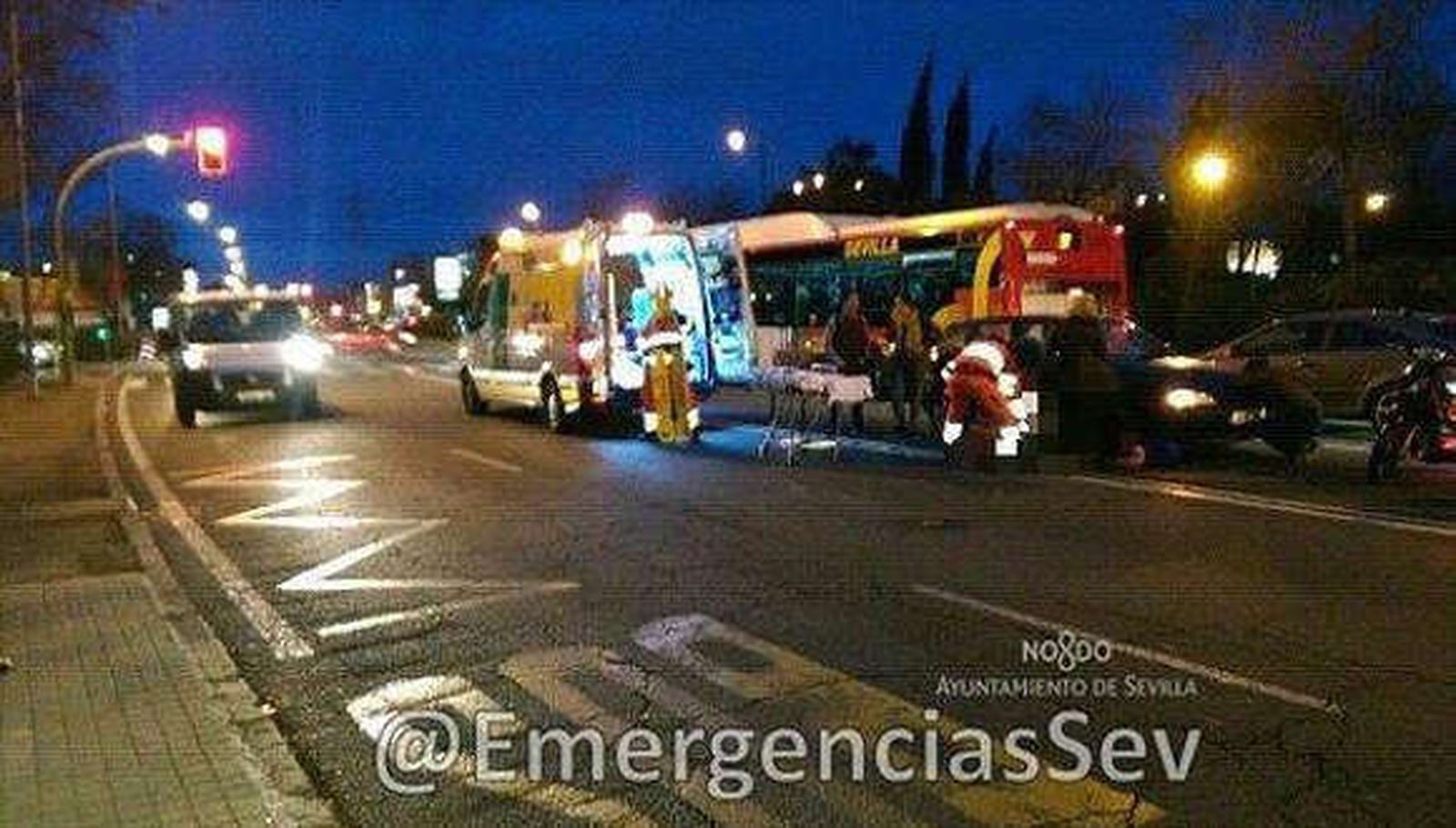 Herida muy grave una mujer tras ser atropellada por un turismo en la avenida Montes Sierra