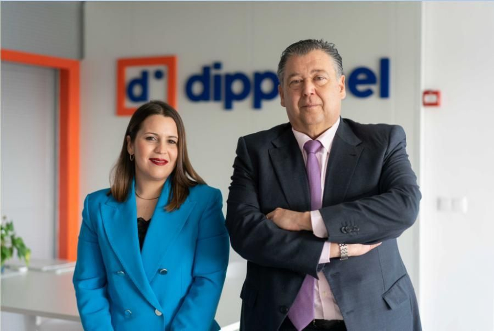 Tamara Arcos, directora de exportaciones, y Antonio Otero, fundador y gerente de Dippanel. Tamara Arcos, directora de exportaciones, y Antonio Otero, fundador y gerente de Dippanel.
