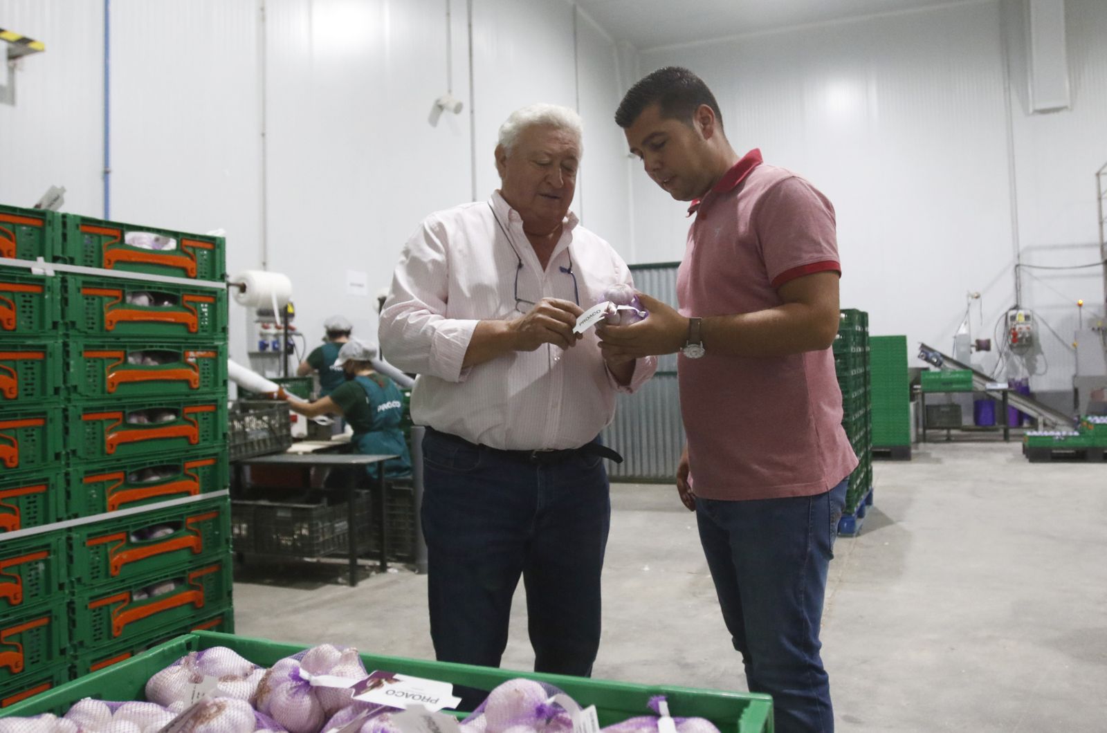 Antonio y Javier González, en las instalaciones.