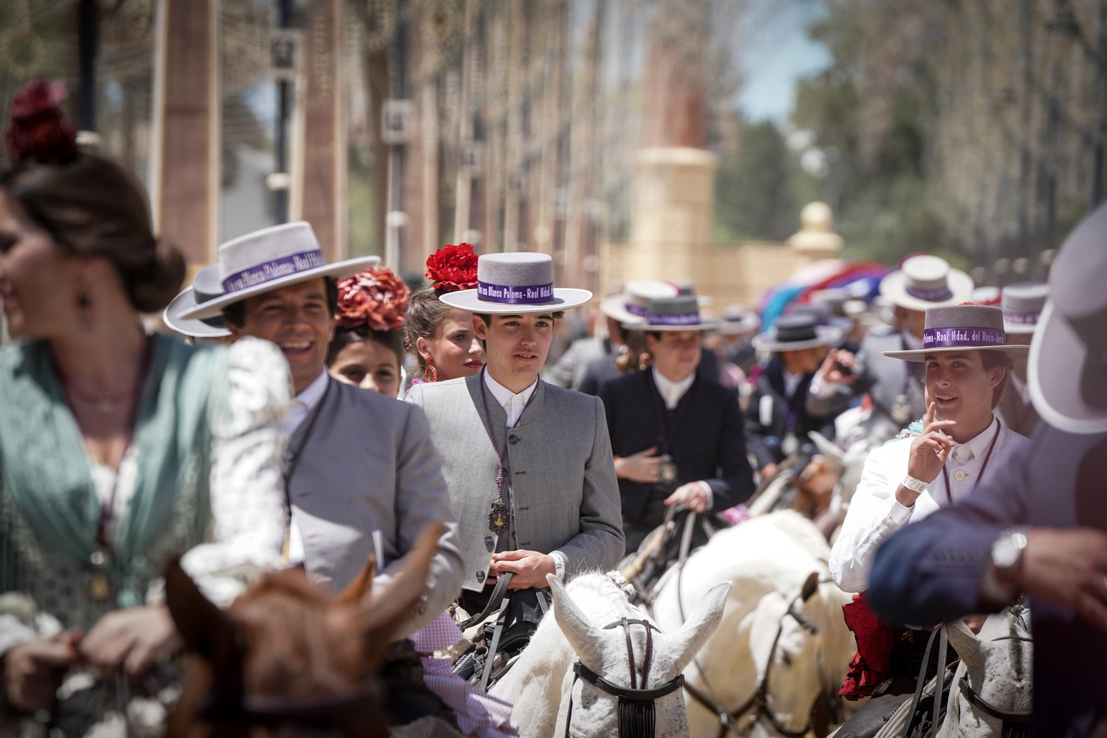 Imágenes de la Hermandad del Rocío en el Real de la Feria
