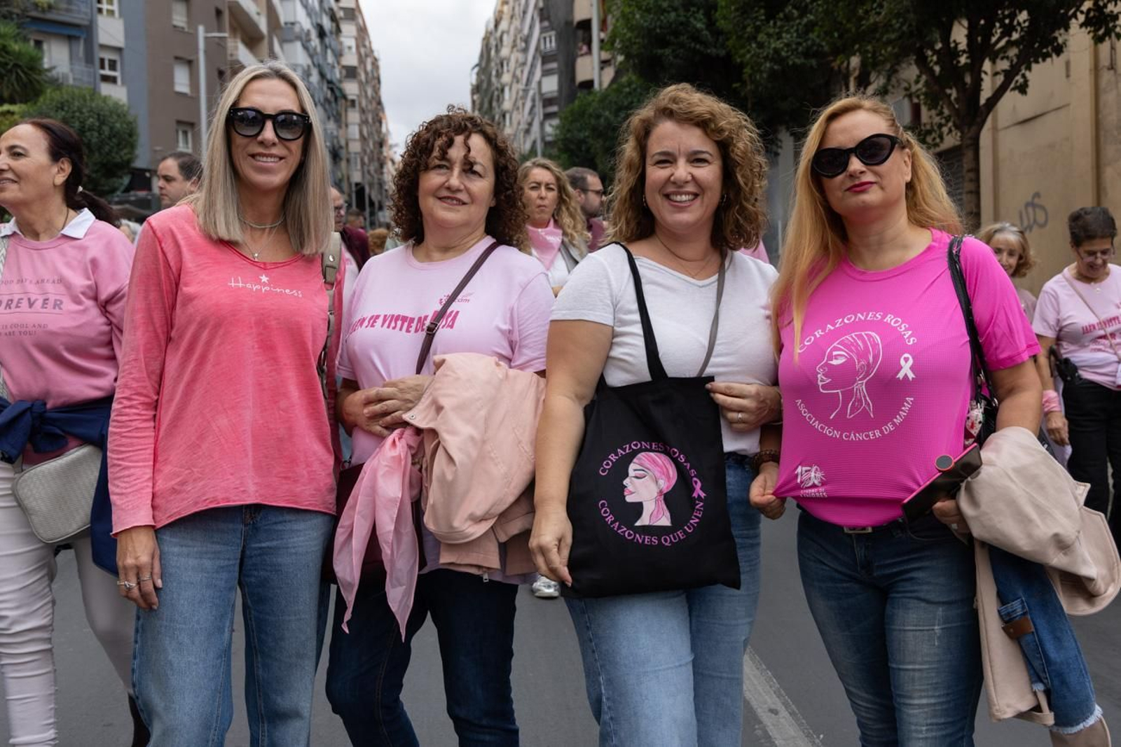 Jaén se viste de rosa con una marcha reivindicativa contra el cáncer de mama
