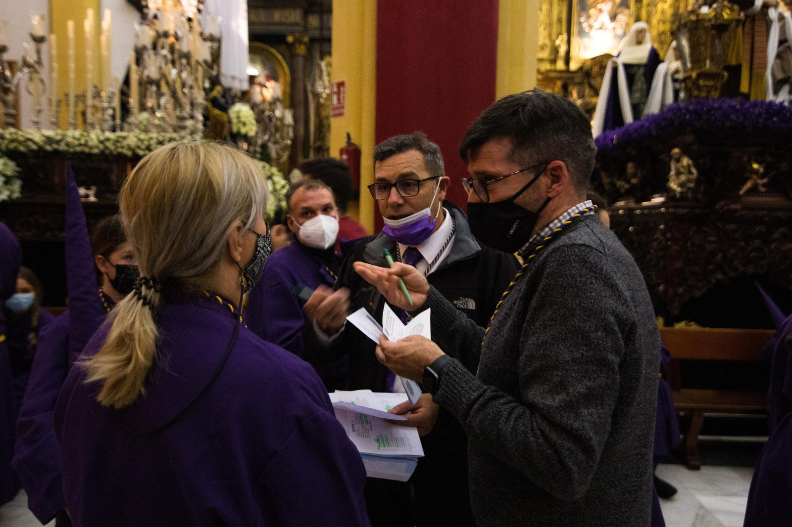 Madrugada de Viernes Santo en San Fernando: Las imágenes del Nazareno