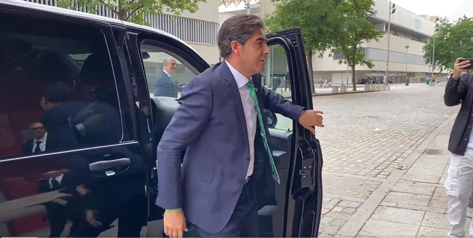 El presidente del Betis, Ángel Haro, a su llegada al Ramón Sánchez-Pizjuán.