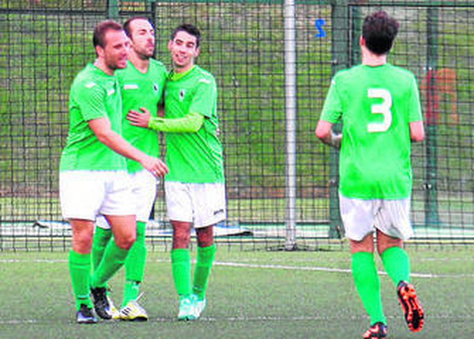 Los jugadores del Cortegana celebran un gol esta temporada.