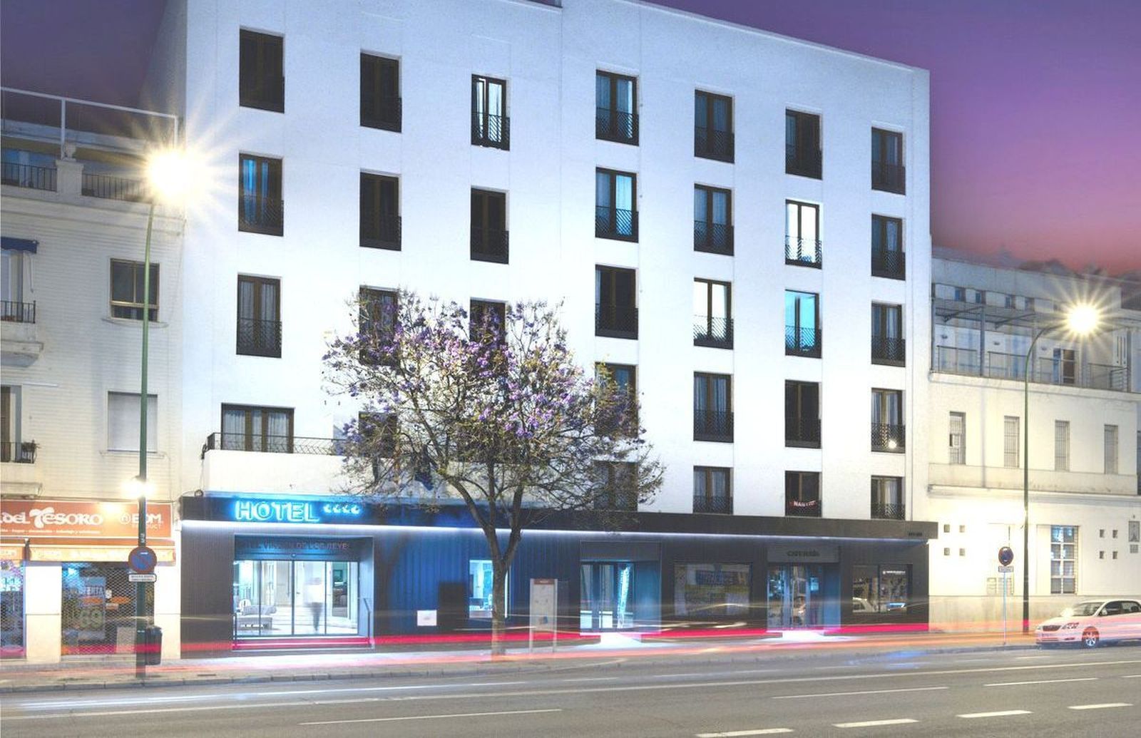 La nueva imagen exterior del hotel Virgen de los Reyes, en la avenida Luis Montoto, en Nervión.