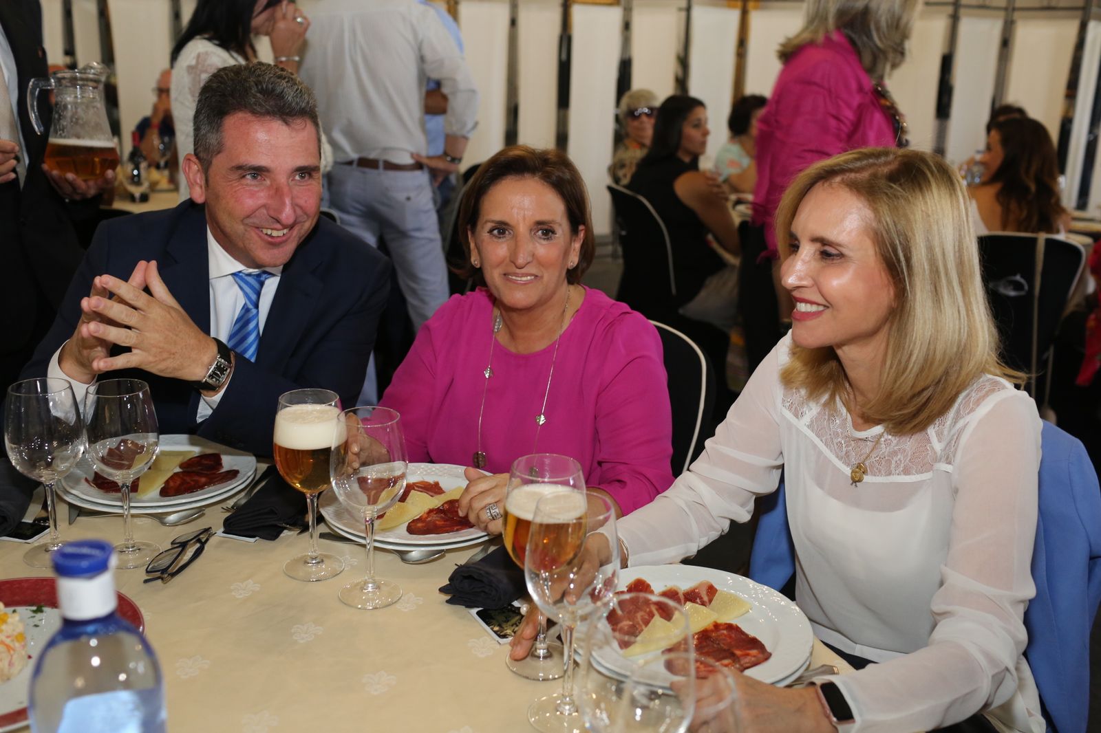Almuerzo de despedida de Lucía Vizcaya  jefa de la Oficina de Extranjeros en imágenes