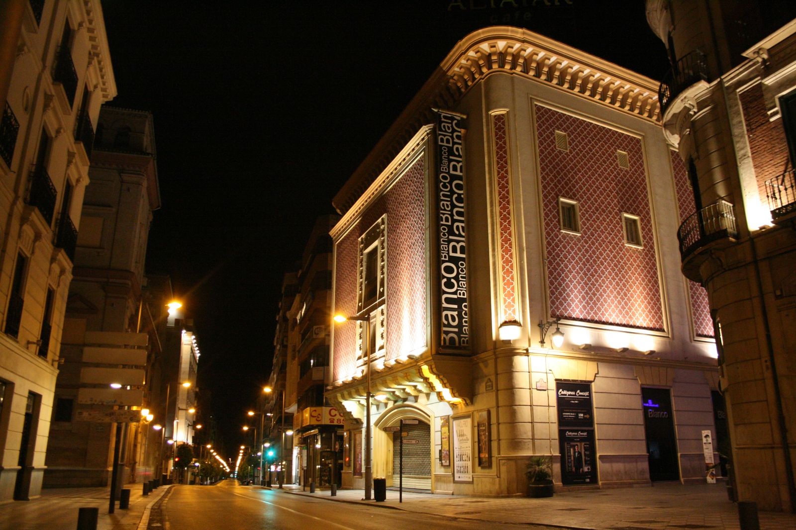 Las zona de fiesta de Granada por la noche durante el confinamiento por coronavirus