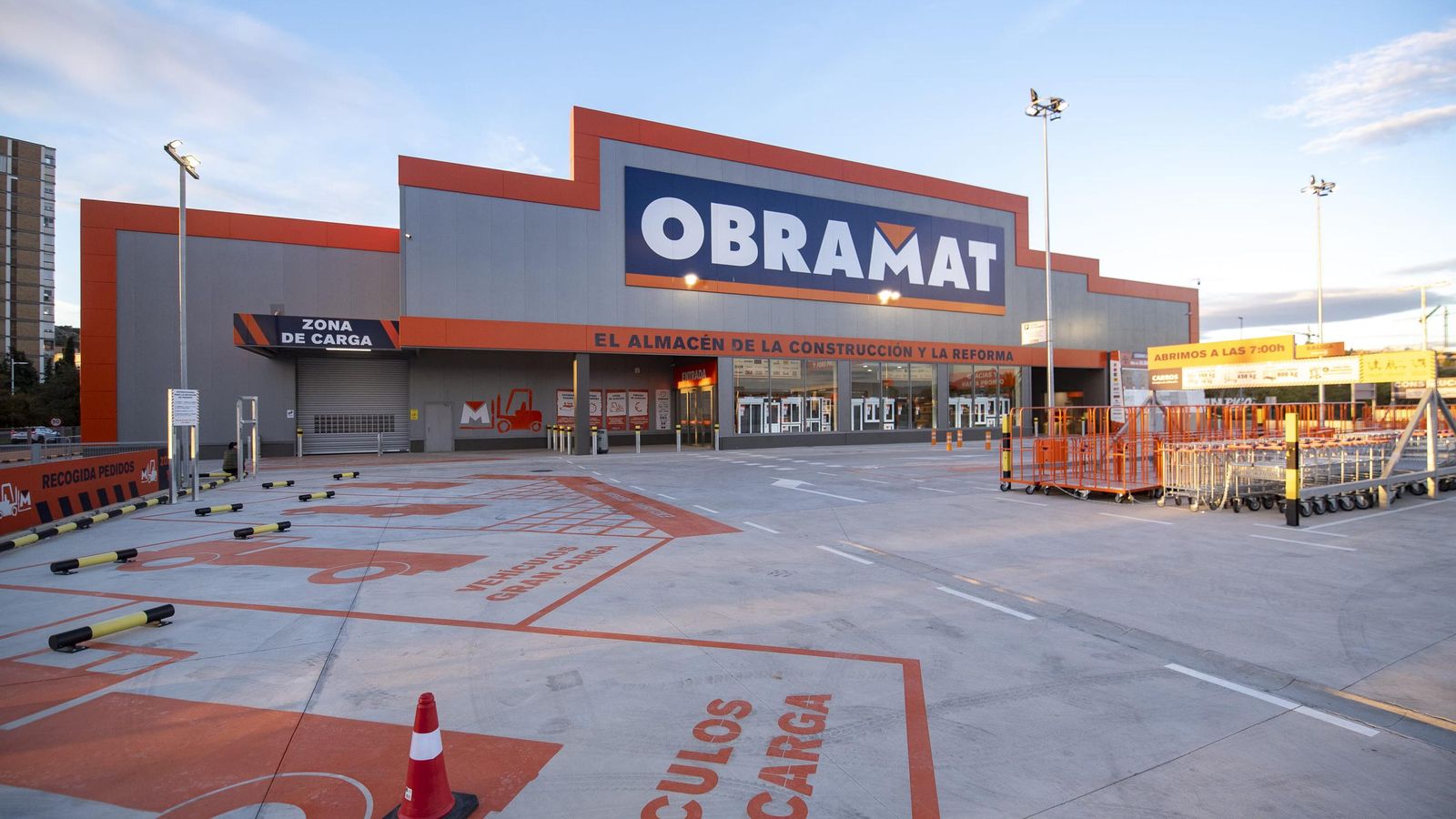 Una imagen del almacen Obramat que abrirá a final de año en Luz Shopping.