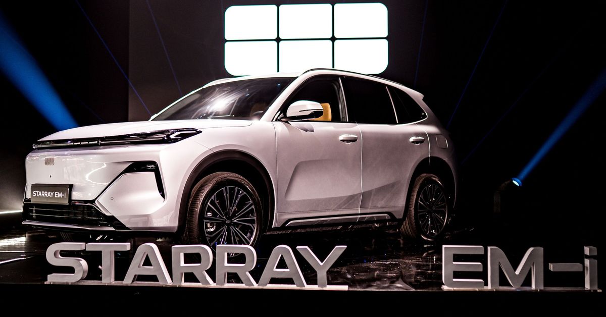 Geely se estrena en España con dos SUV electrificados y precios desde ...