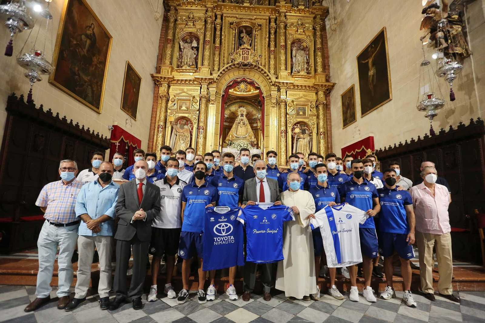 Ofrenda del Xerez DFC a la Virgen de La Merced