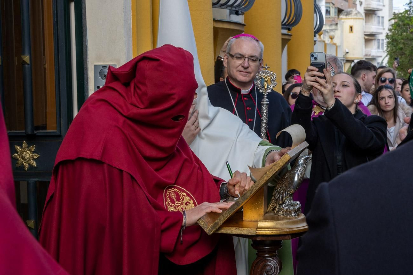 Los jiennenses se entregan a una tarde de Amor, Perdón y Esperanza.