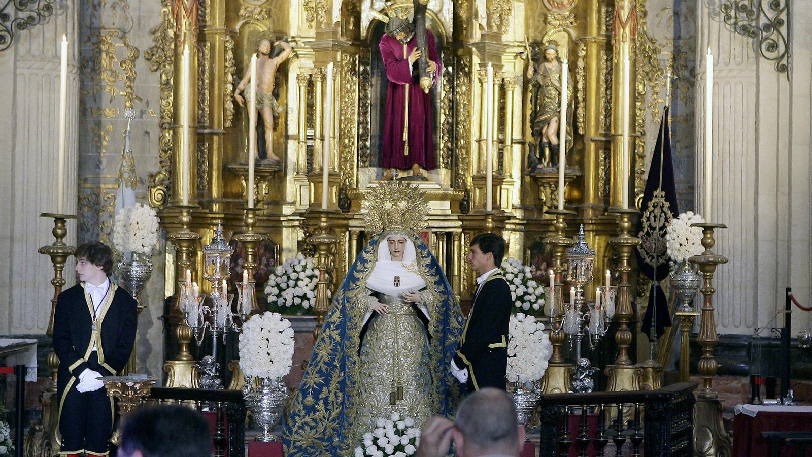 La Virgen de la Merced en el besamanos extraordinario tras su restauración de 2009.