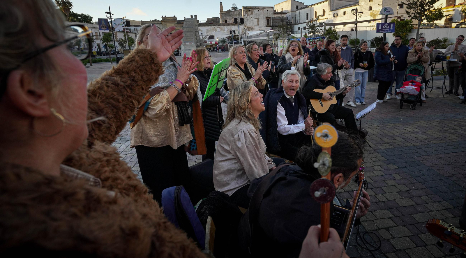 Imágenes de las zambombas del día 5 de diciembre en Jerez