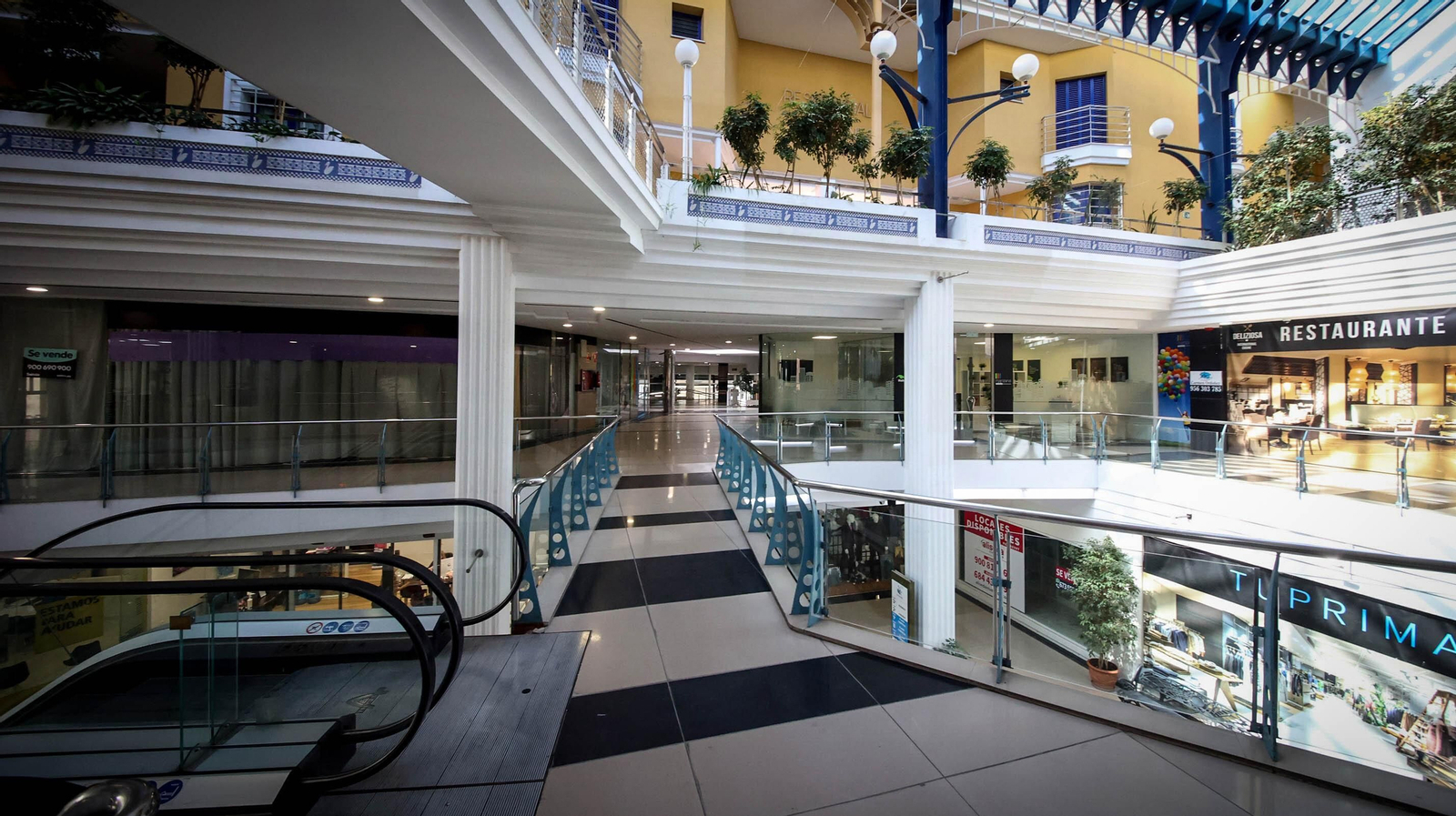 Centro Comercial los Cisnes en Jerez