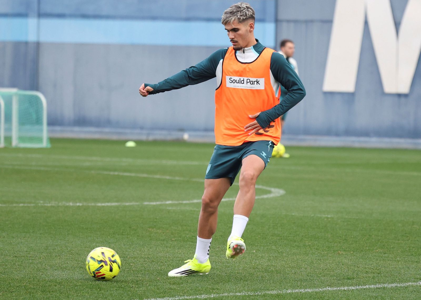 El Málaga CF vuelve al tajo sin Lobete en una semana eterna