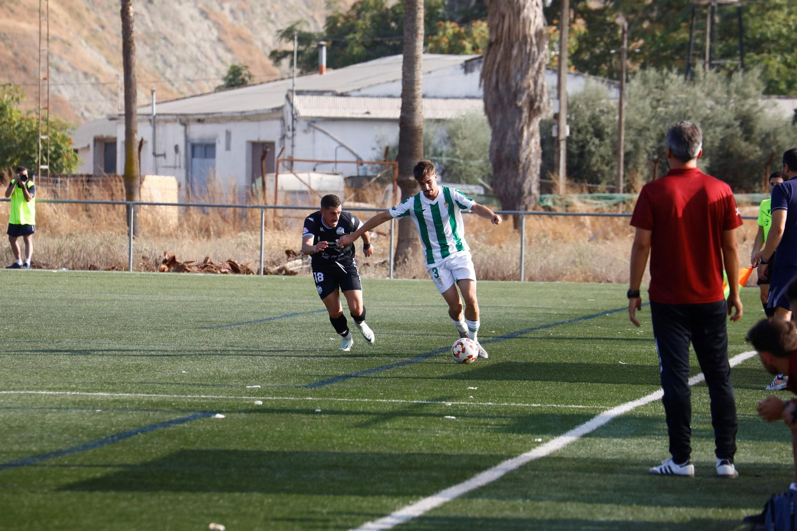 Las mejores fotos del derbi entre el Córdoba B y el Ciudad de Lucena en la Ciudad Deportiva
