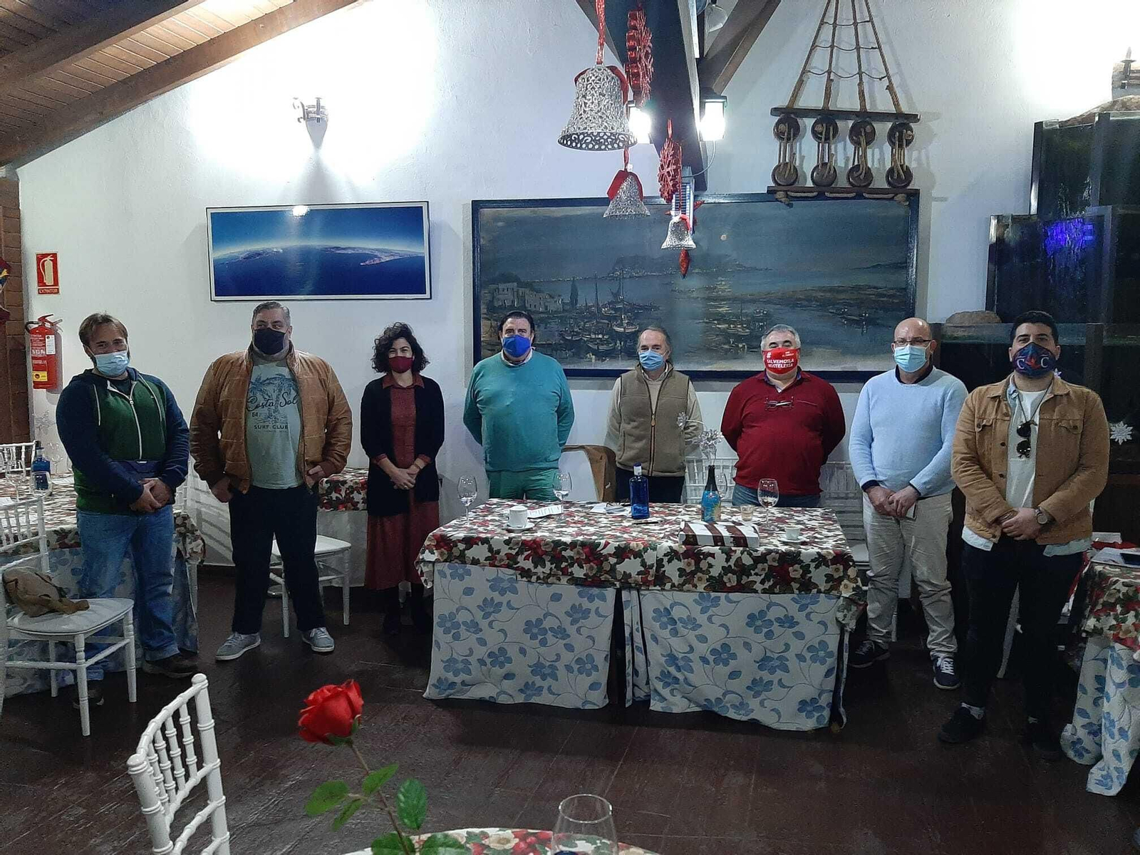 La junta directiva de la Asociación Hostelera del Campo de Gibraltar, reunida este martes en Palmones.