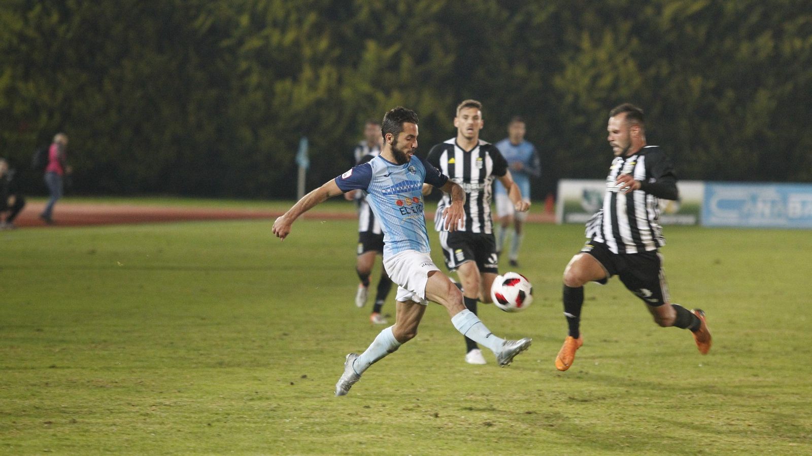 Velasco durante el encuentro frente al Cartagena en Santo Domingo.