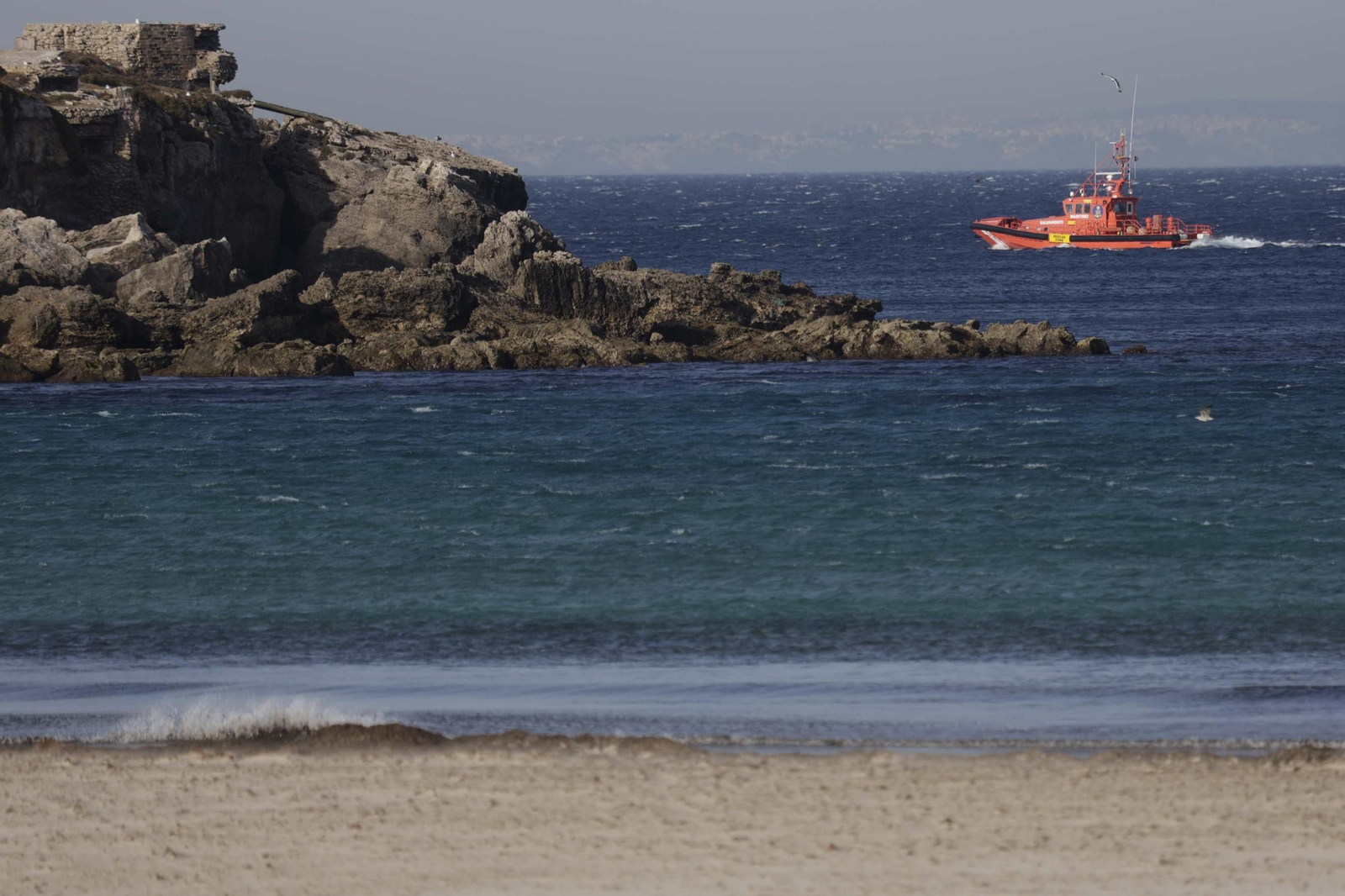 Fotos del amplio despliegue de medios marítimos y aéreos para encontrar a la desaparecida Úrsula Cortés Olivé
