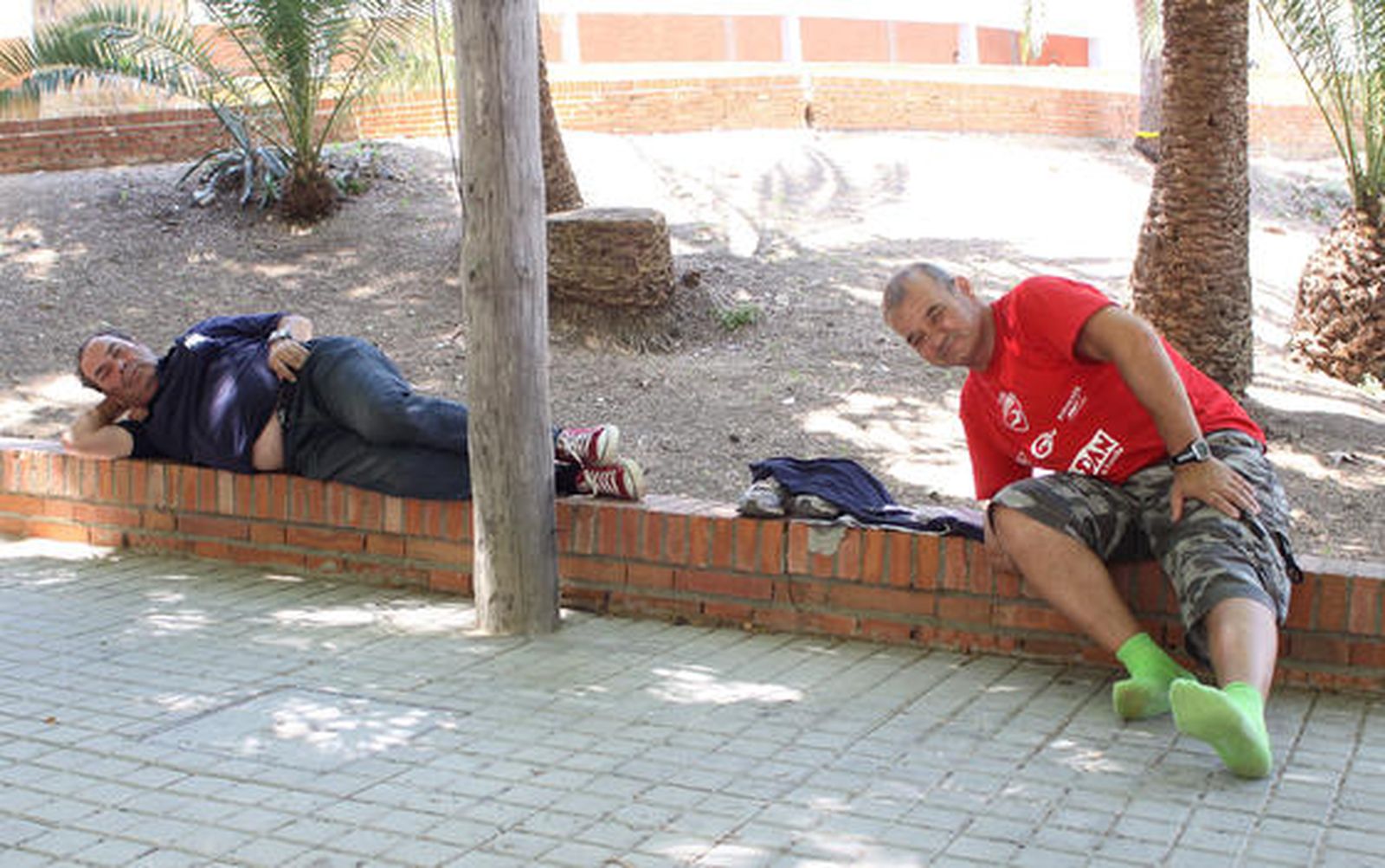 Los algecireños viven intensamente la jornada del sábado en la Feria. 

Foto: Vanessa Perez