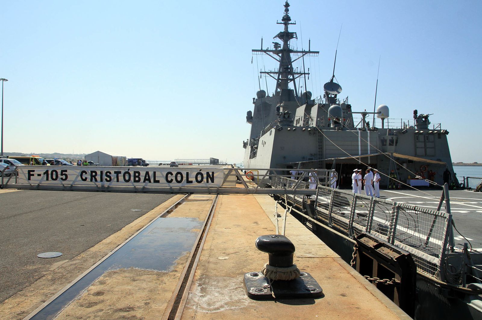 Imágenes de la Fragata Cristóbal Colón F-105