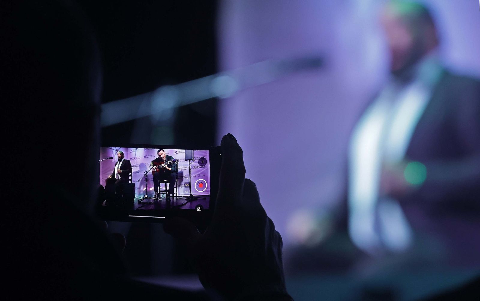 Fotos de la actuación de Miguel de Tena y Juan Gómez ‘‘Niño de la escalerilla’’ en el Centro de Interpretación 'Paco de Lucía' en Algeciras