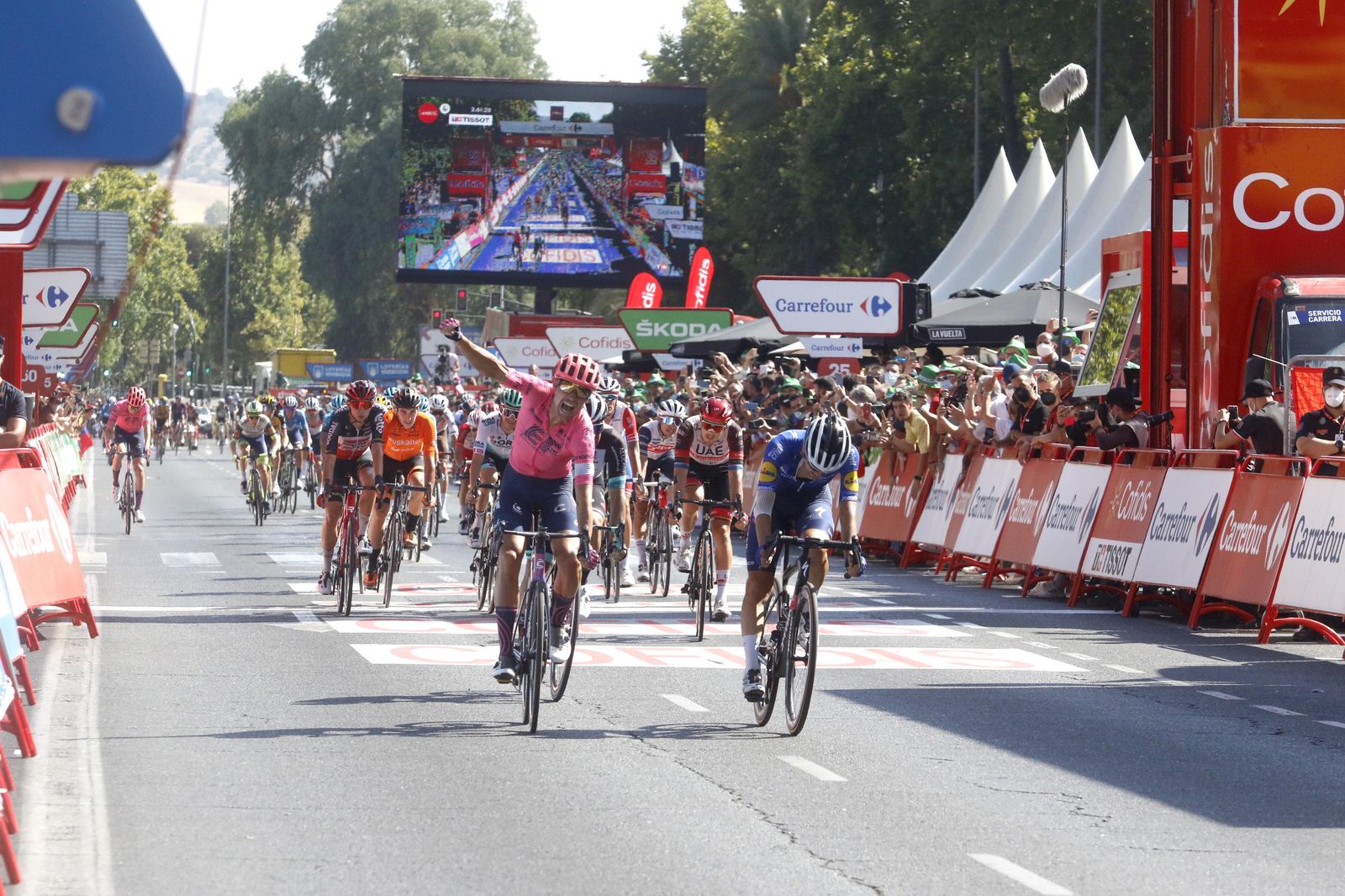 El paso de la Vuelta Ciclista por Córdoba, en fotografías