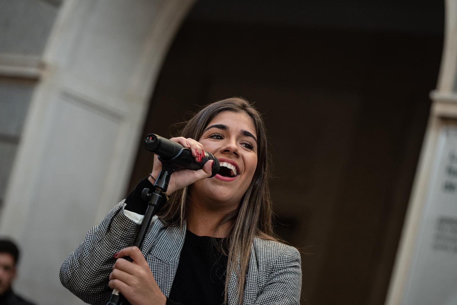 Imágenes de la Zambombá " Sones de Navidad" en la puerta de la Diputación