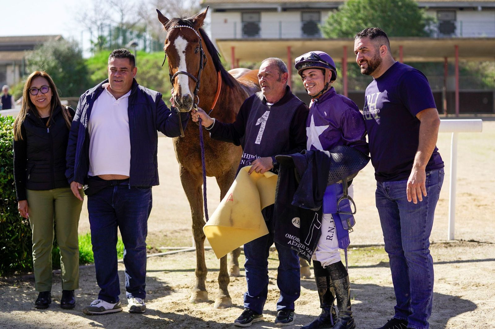 Las fotos del Premio Diario de Sevilla en el hipódromo de Dos Hermanas