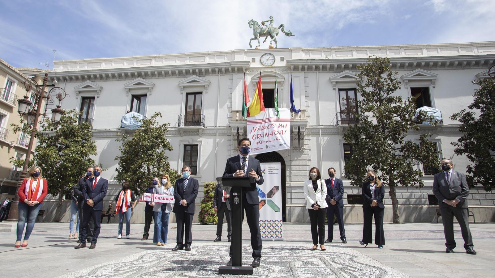 Luis Salvador durante la presentación de los actos en la Plaza del Carmen.