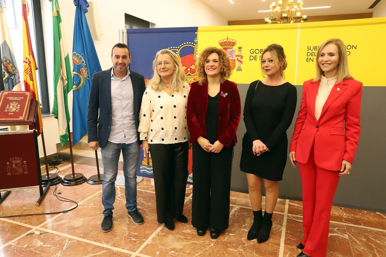 Imágenes del acto conmemorativo del 44 Aniversario de la Constitución Española y en el que se hace entrega al Real Club Recreativo de Huelva del decimotercer Premio Martín Alonso Pinzón a los Valores Constitucionales