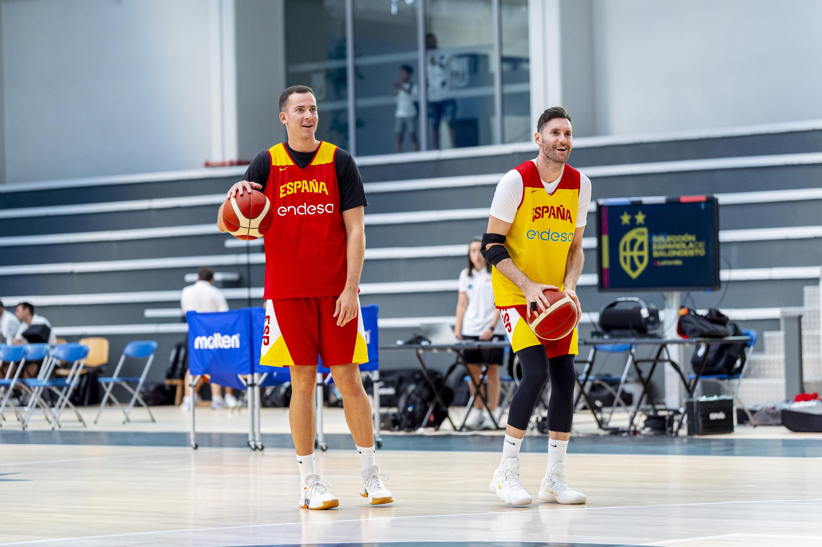 España vuelve a trabajar en Madrid con Alberto Díaz y Yankuba Sima España vuelve a trabajar en Madrid con Alberto Díaz y Yankuba Sima
