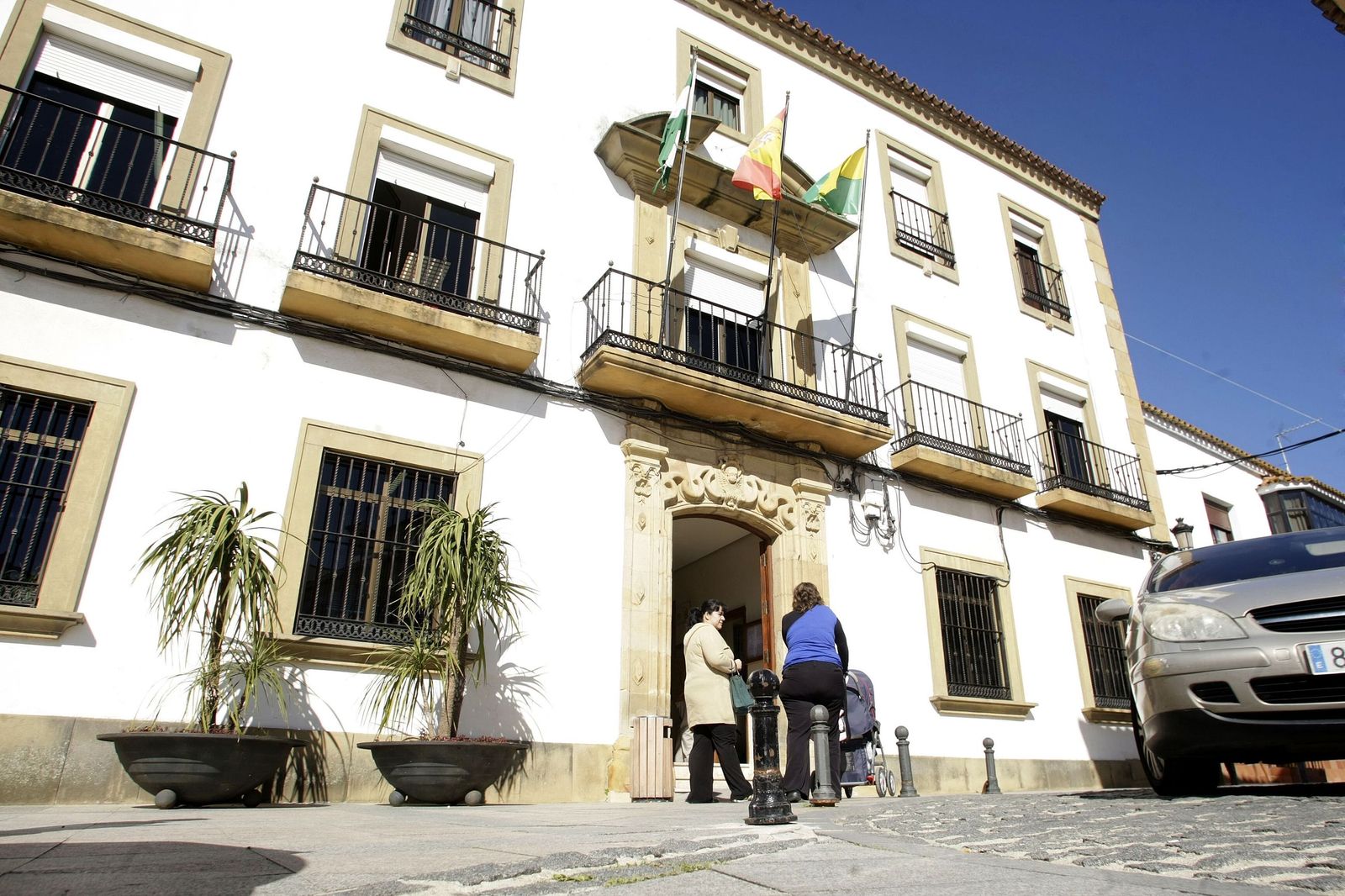 La fachada del Ayuntamiento de Los Barrios.
