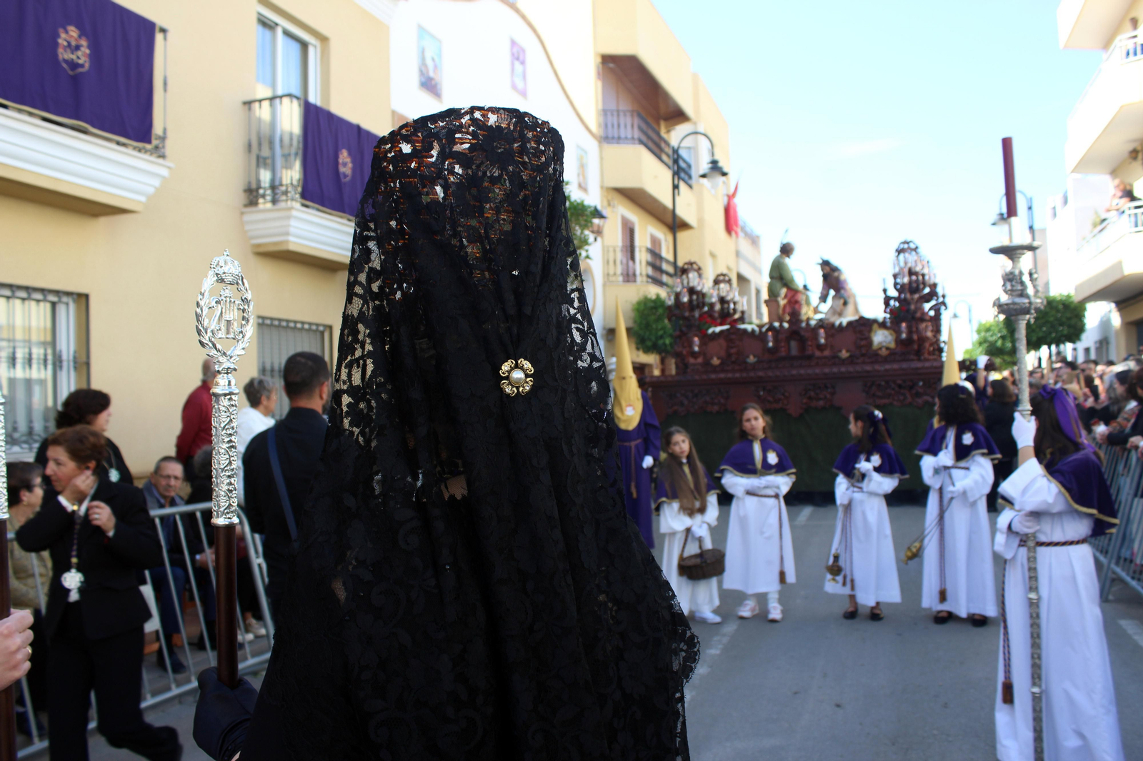 Las imágenes de la Subida de Jesús y la procesión del Viernes Santo por la mañana en Vera