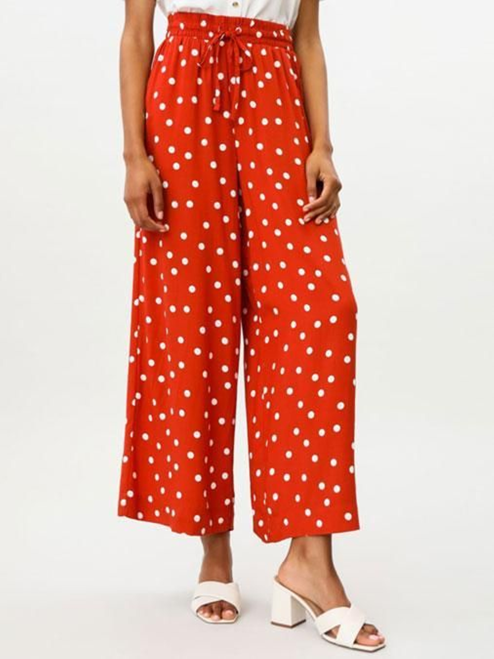 Pantalones culotte de Lefties.