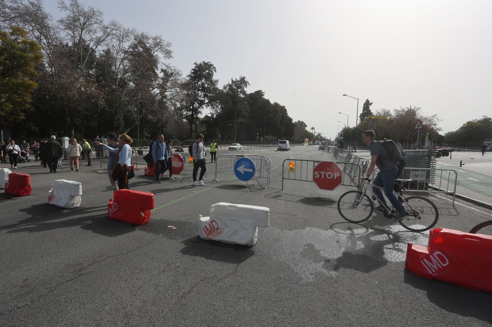 Cortes en la Palmera por el Maratón.