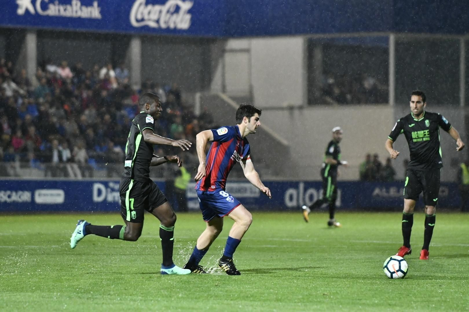 El Huesca-Granada CF, en imágenes