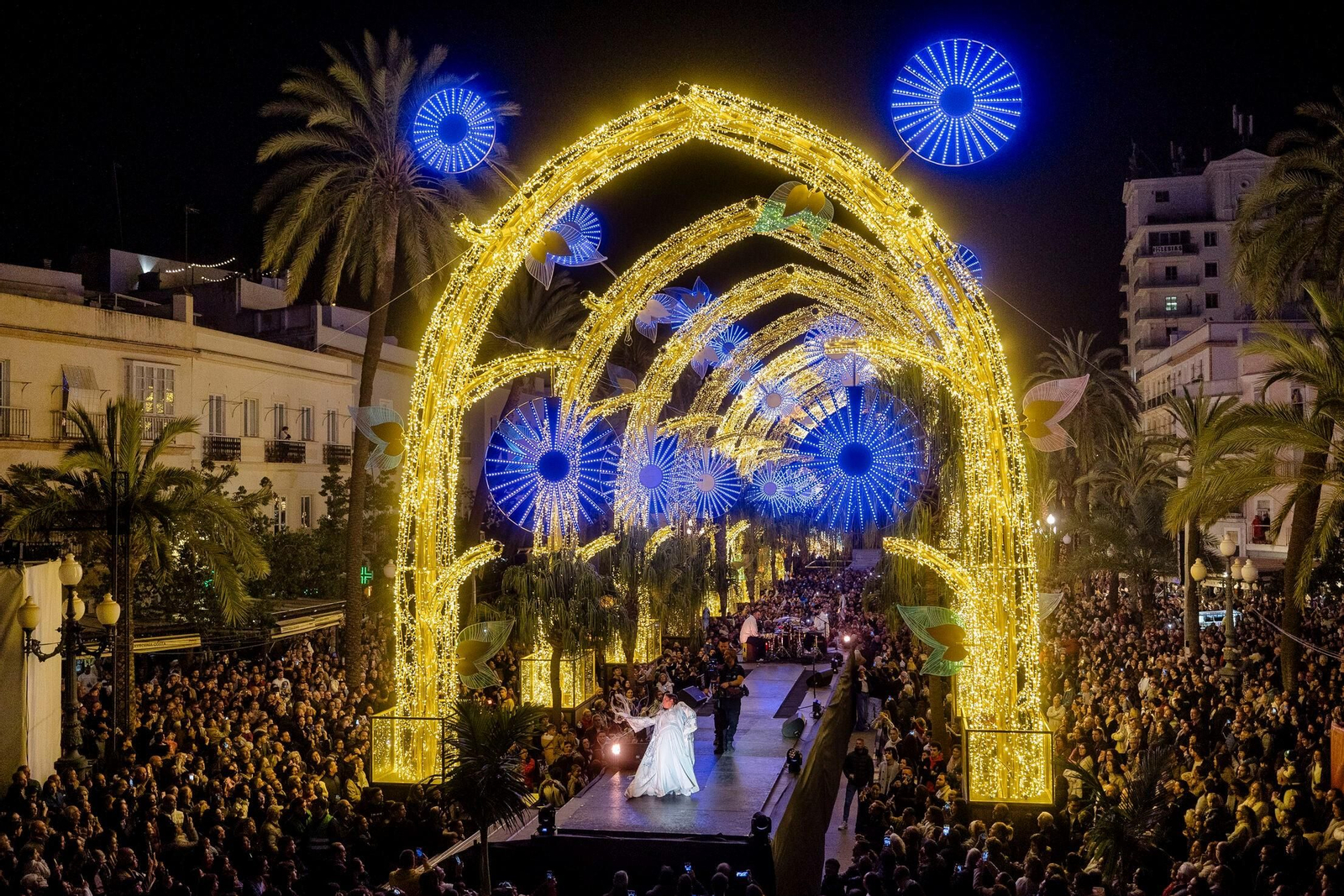 Alumbrado navideño en la plaza de San Juan de Dios.