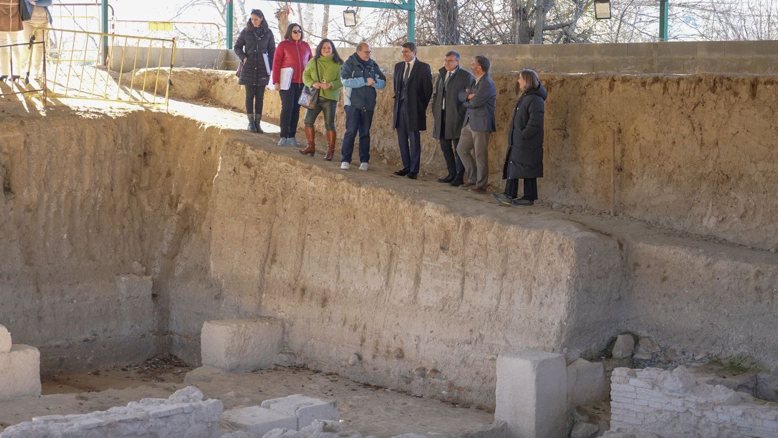 Fernández supervisa el proyecto para la protección y adecuación para uso turístico de la Villa Romana de Salar en Granada