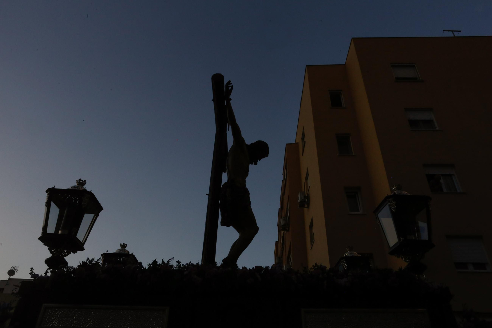 Fotos del Lunes Santo en La Línea: El Silencio