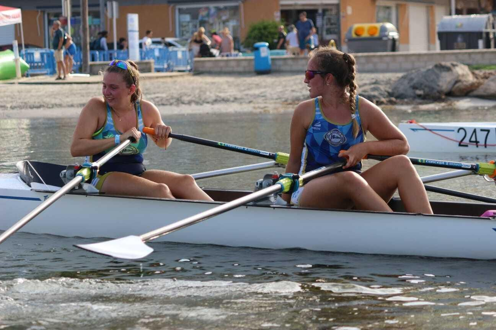 El doble scull de Paula Giannina Pecino y Mercedes de Alba