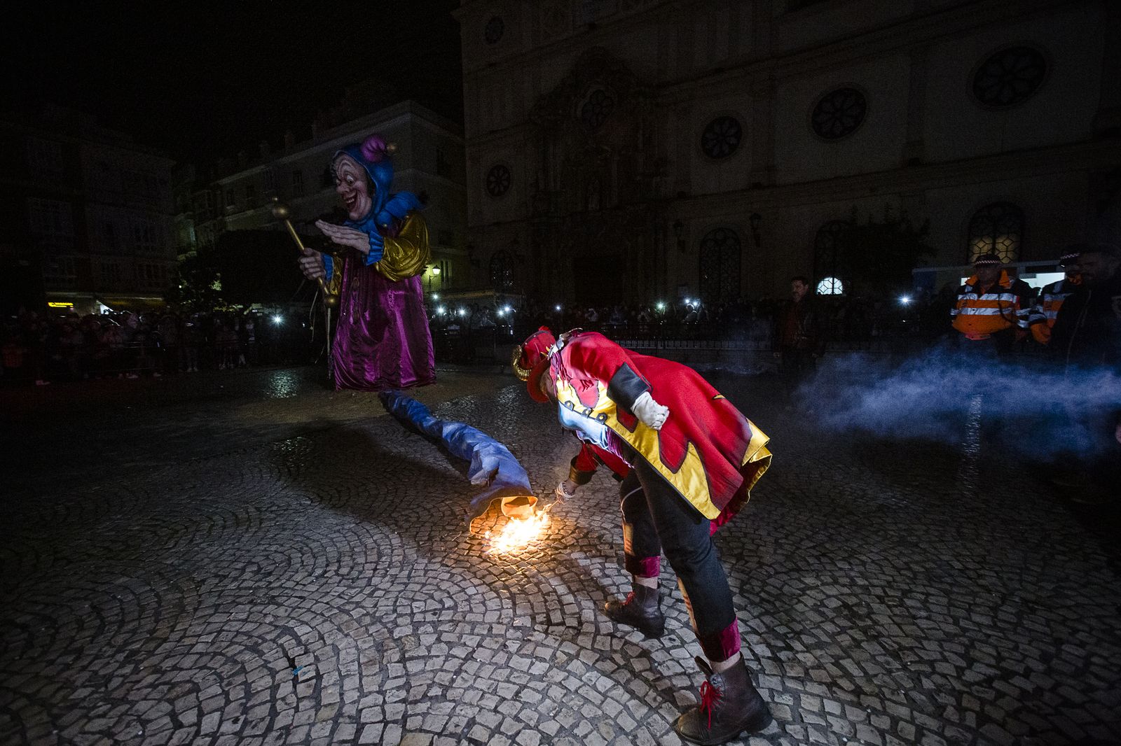 Las imágenes del pregón y la quema del Dios Momo