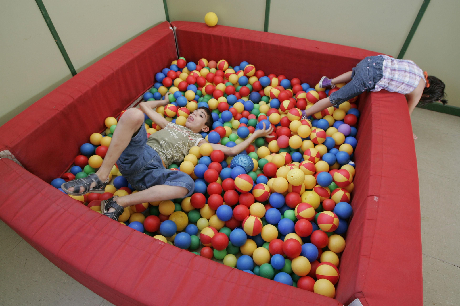 Alumnos con gran discapacidad en el CEE Princesa Sofía.