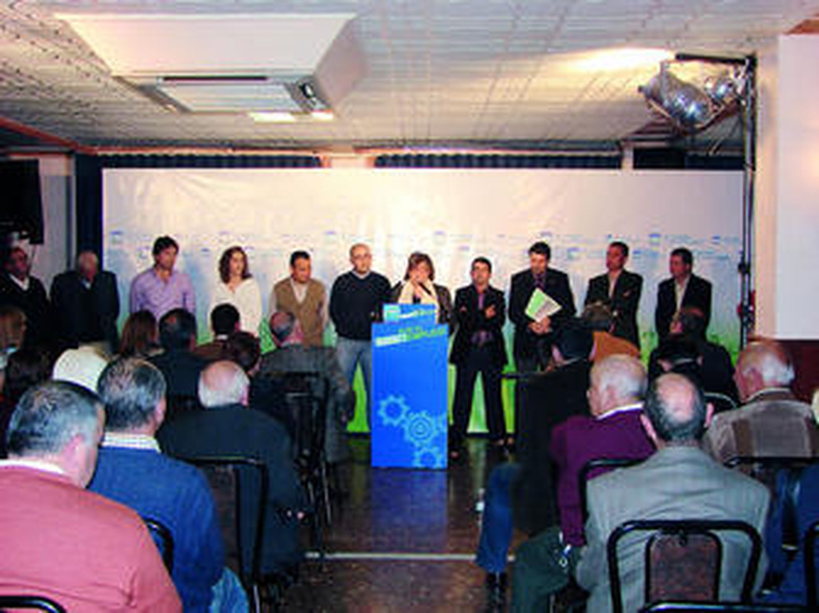 La presidenta junto a miembros de la nueva ejecutiva en el congreso.