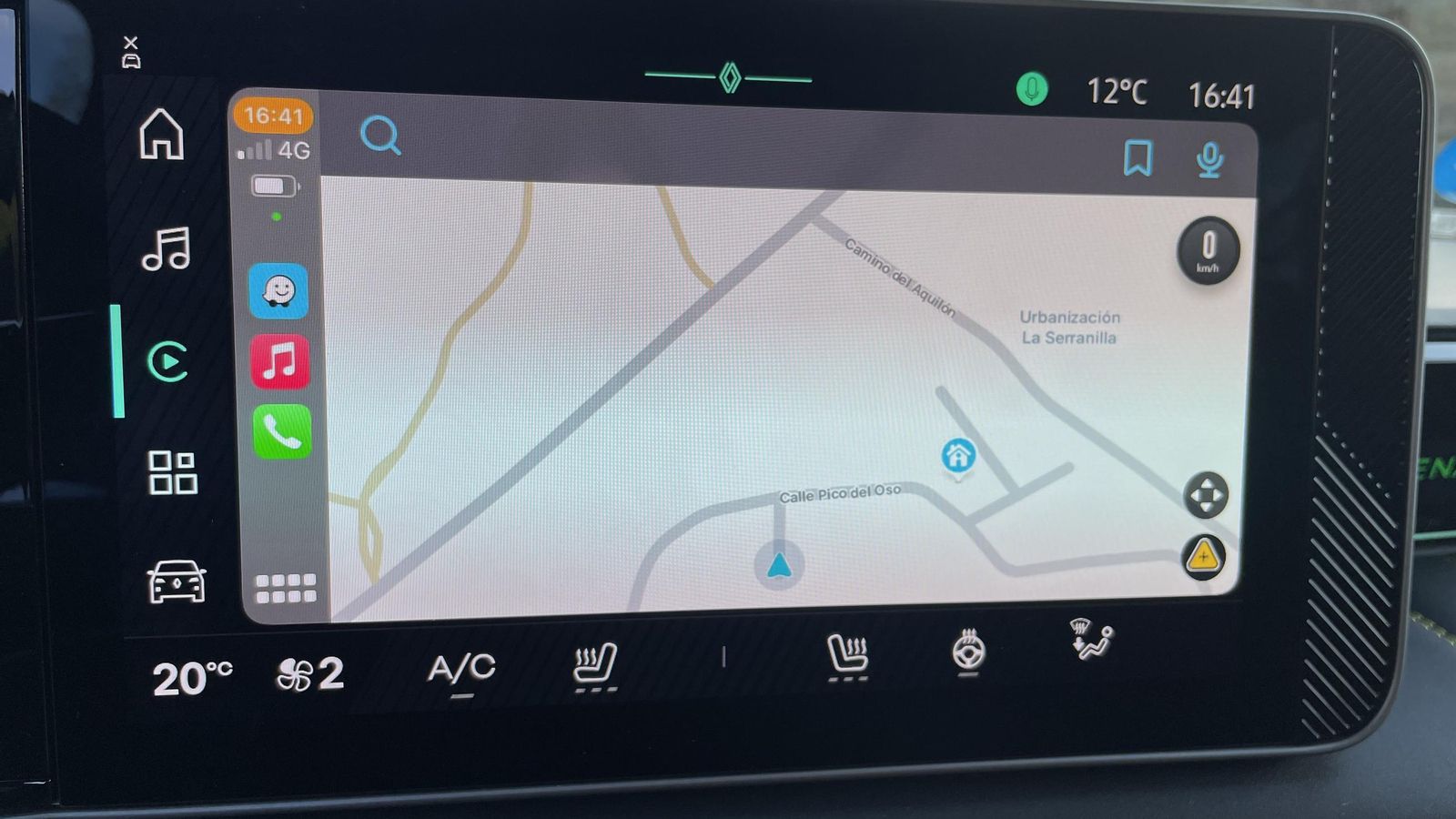 La integración de los teléfonos móviles y el interfaz de funcionamiento sencillo son dos de las aportaciones del sistema multimedia de este Renault.