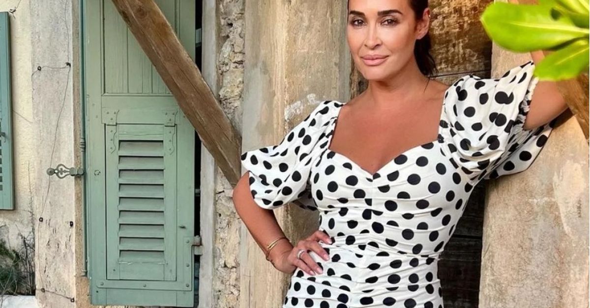 Mango tiene ya el vestido de lunares perfecto para ir a la Feria de Abril con un look de inspiración flamenca y elegante