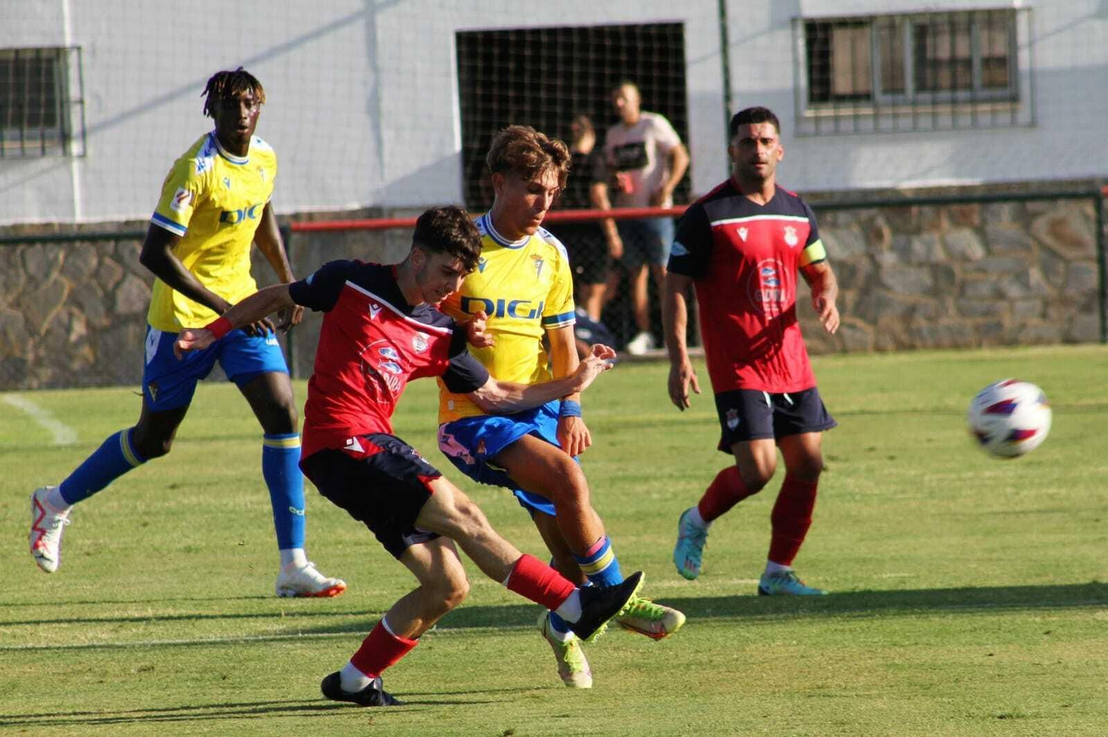 Barbate-Cádiz CF: Todas las imágenes del partido