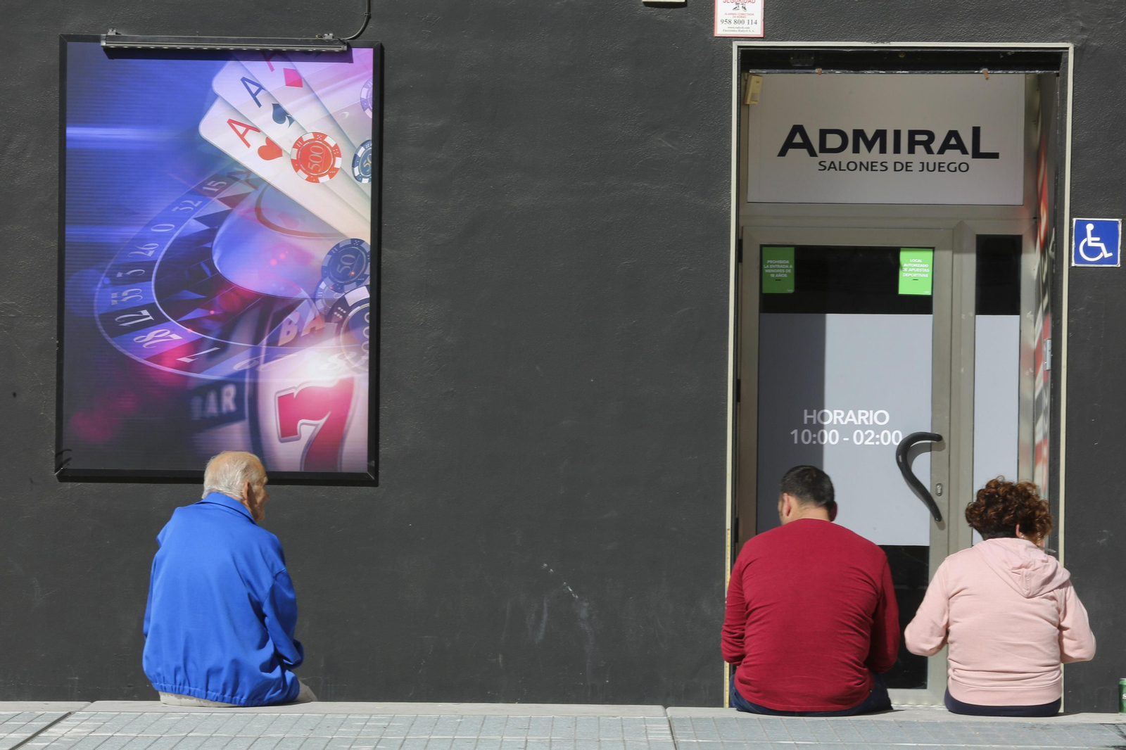 Fachada de un salón de juego en Málaga capital.