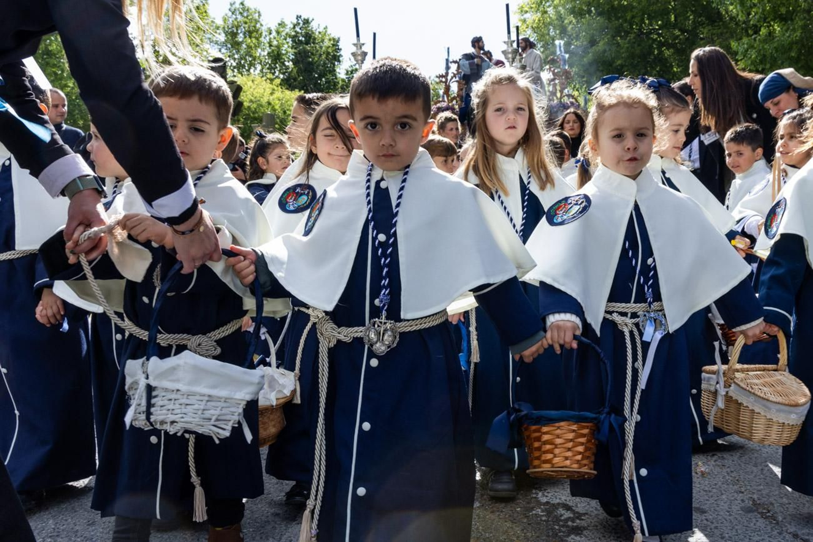 La temida lluvia impide el desarrollo normal de este Martes Santo